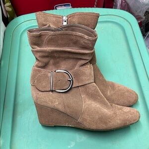 Bandolino Tan Suede Wedge Boots